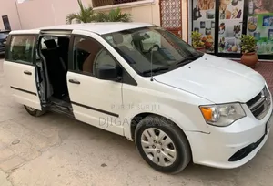 Dodge Caravan 2017 Blanc cassé