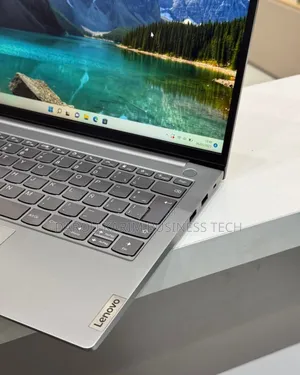 New Ordinateur Portable Lenovo ThinkPad 13 8GB Intel Core I5 SSD 256GB