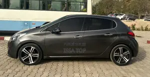 PEUGEOT 208 2018 Gris
