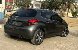 PEUGEOT 208 2018 Gris