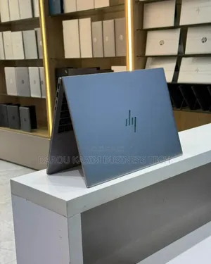 New HP ZBook Firefly 16 G10 32GB Intel Core I7 SSD 512GB