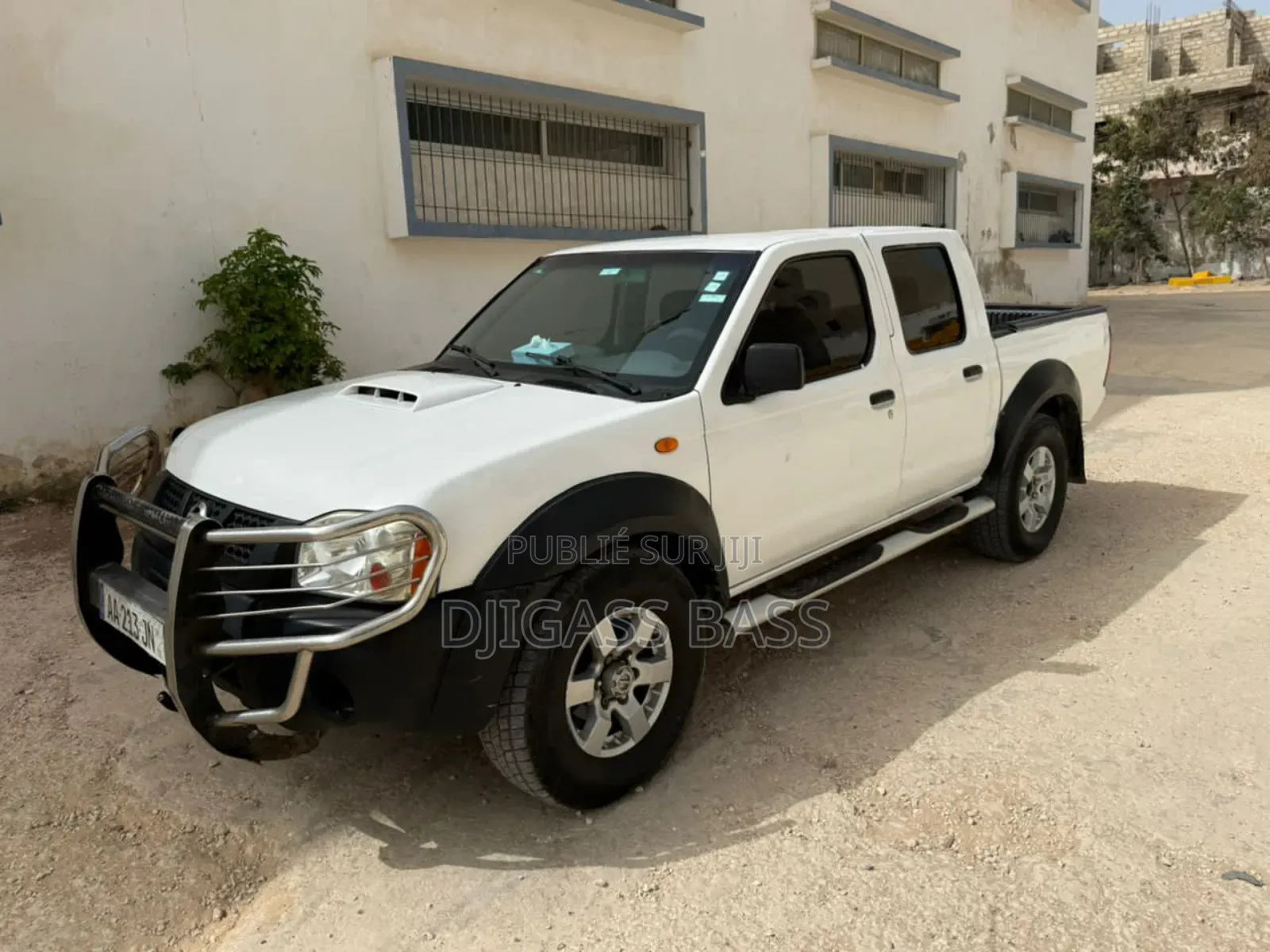 Nissan NP300 2017 Blanc cassé