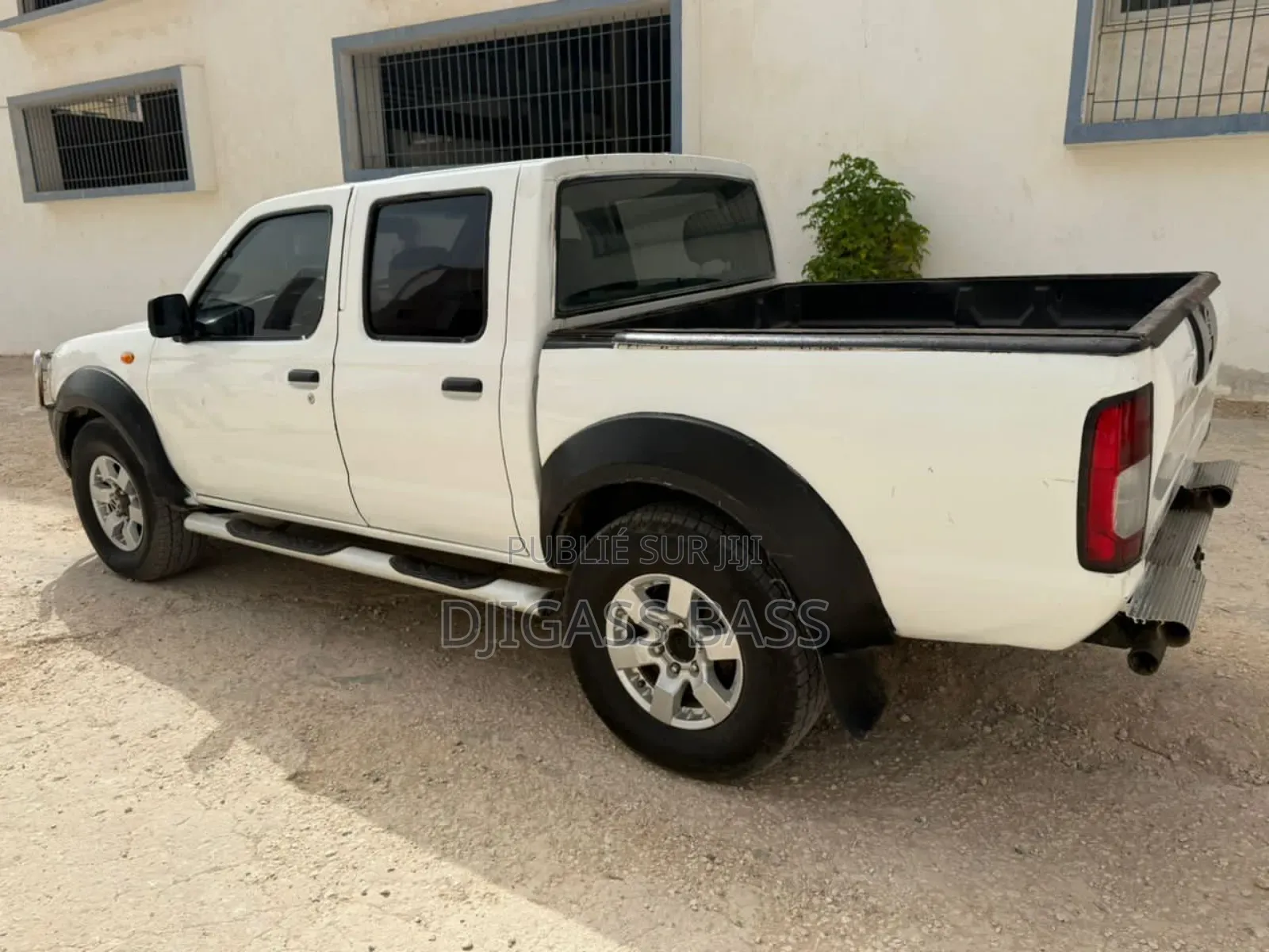 Nissan NP300 2017 Blanc cassé