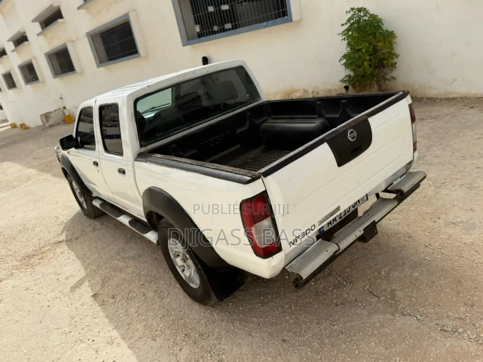 Nissan NP300 2017 Blanc cassé