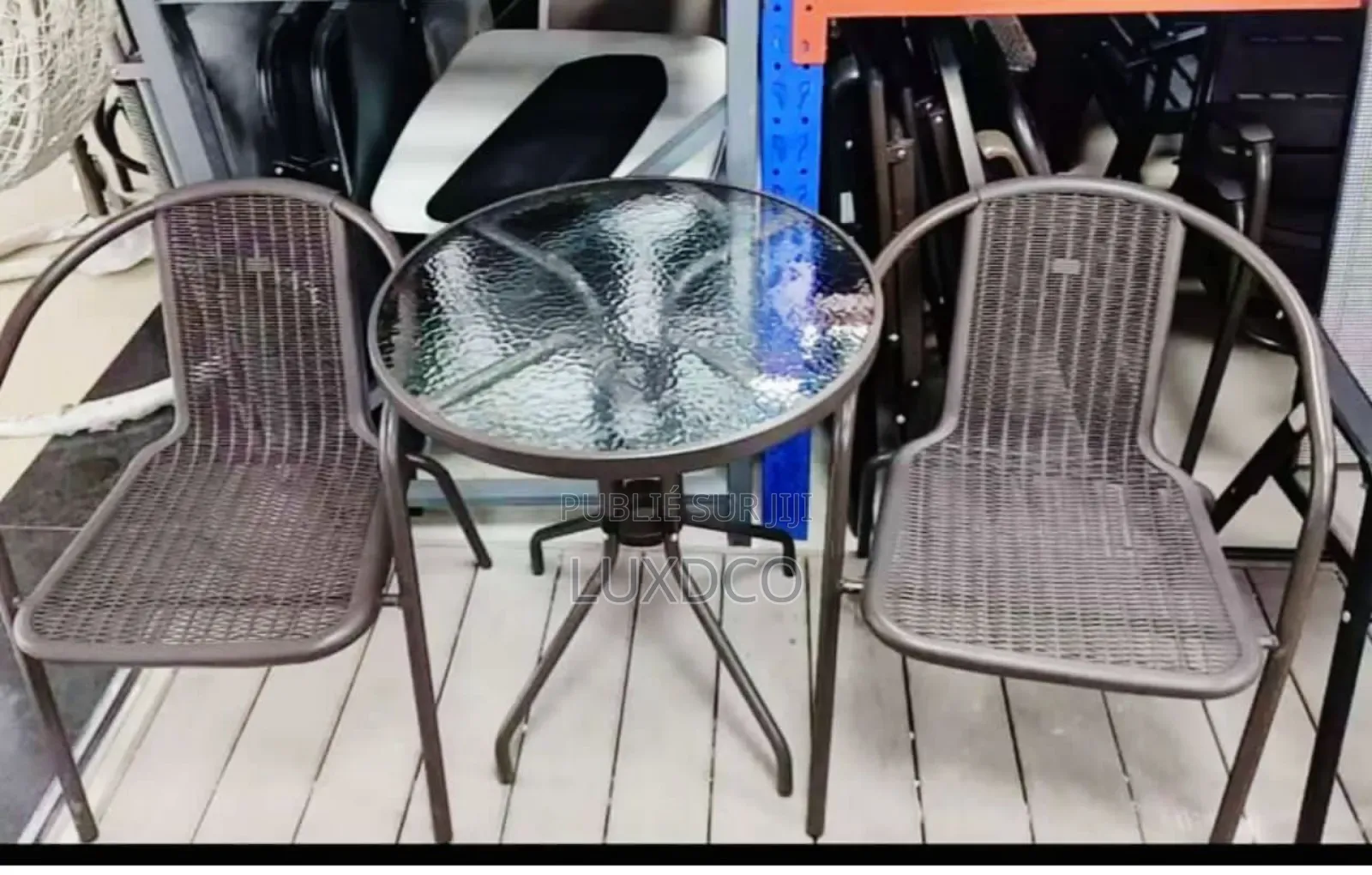 Tête À Tête en Plastique Et Fer.