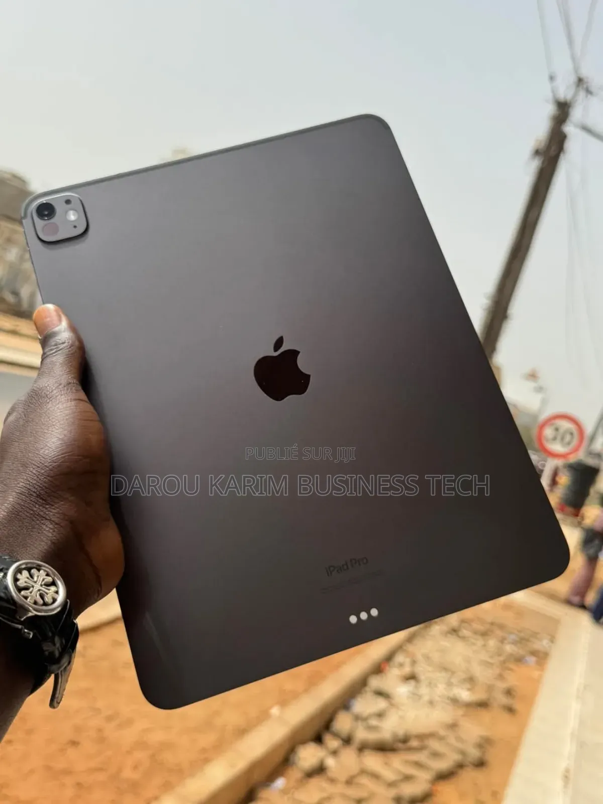 New Apple iPad Pro 13 (2024) 256 GO Autre