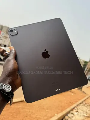 New Apple iPad Pro 13 (2024) 256 GO Autre