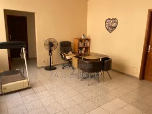 Furnished 5chbre Villa dans Grand Dakar à Vendre