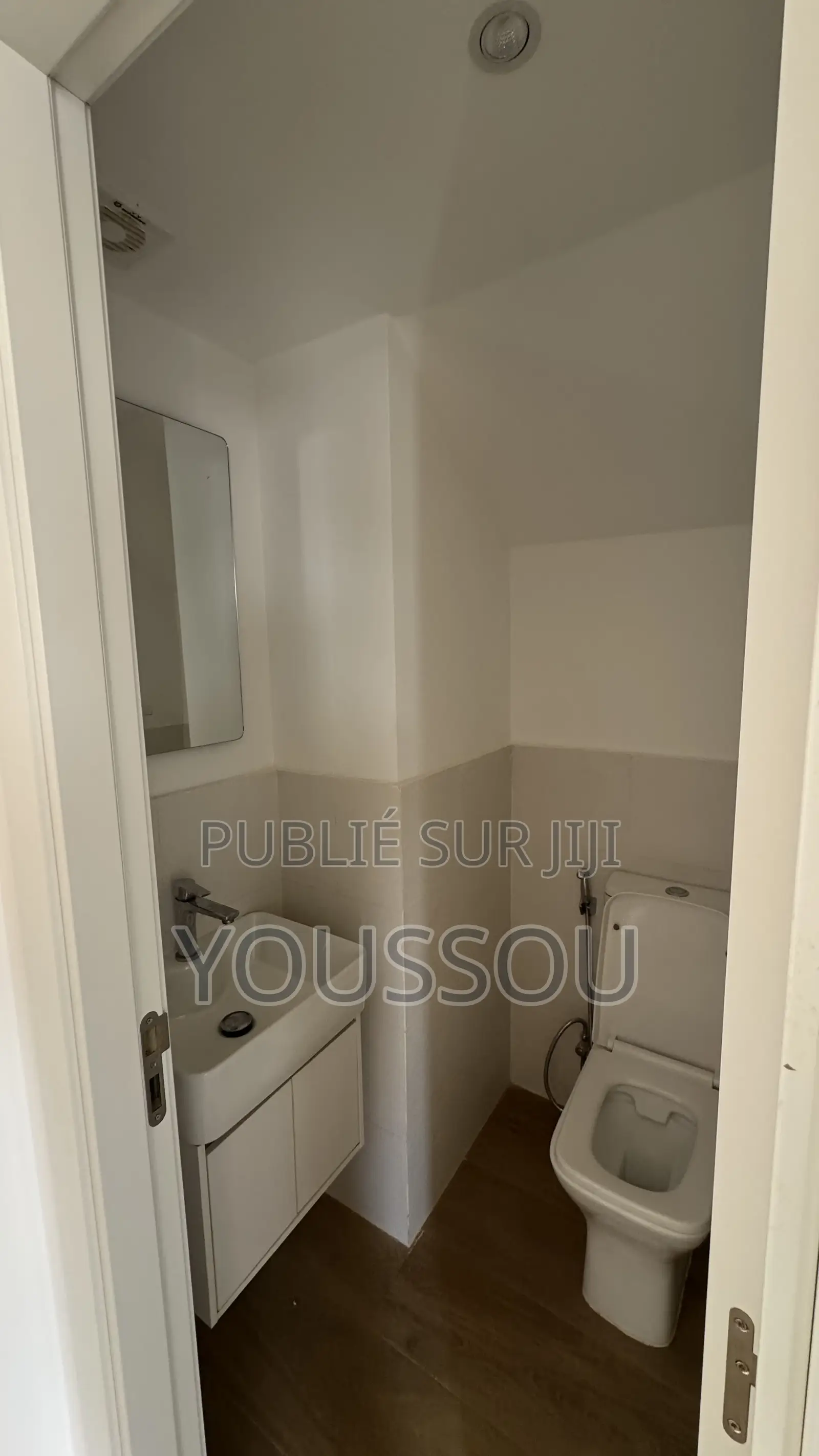4chbre Villa dans Villa F5, Rufisque à Louer