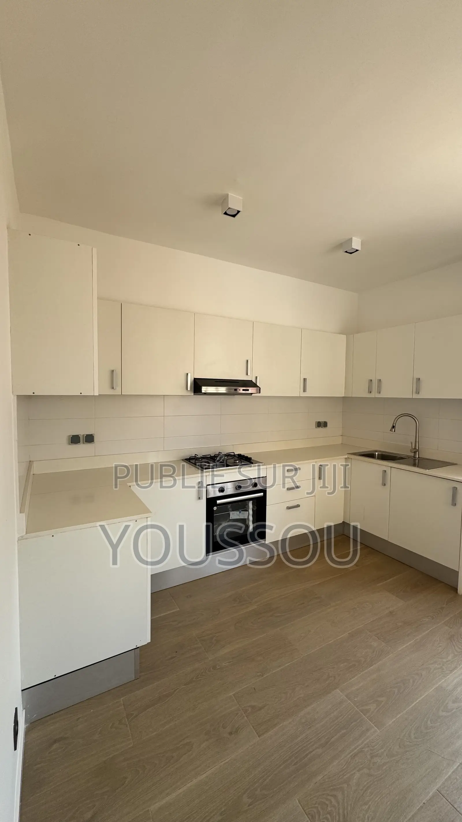 4chbre Villa dans Villa F5, Rufisque à Louer