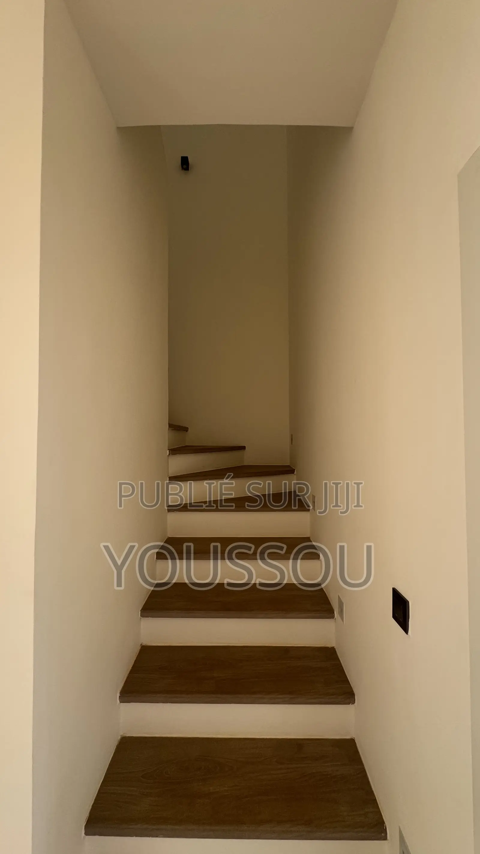 4chbre Villa dans Villa F5, Rufisque à Louer