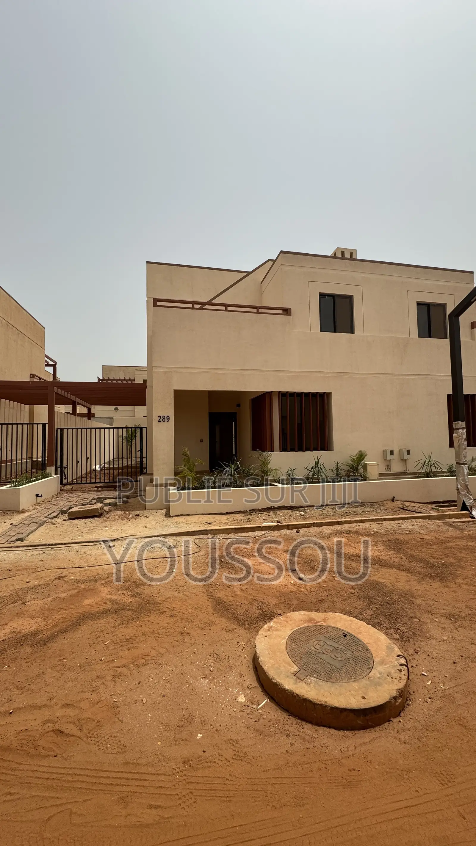 4chbre Villa dans Villa F5, Rufisque à Louer