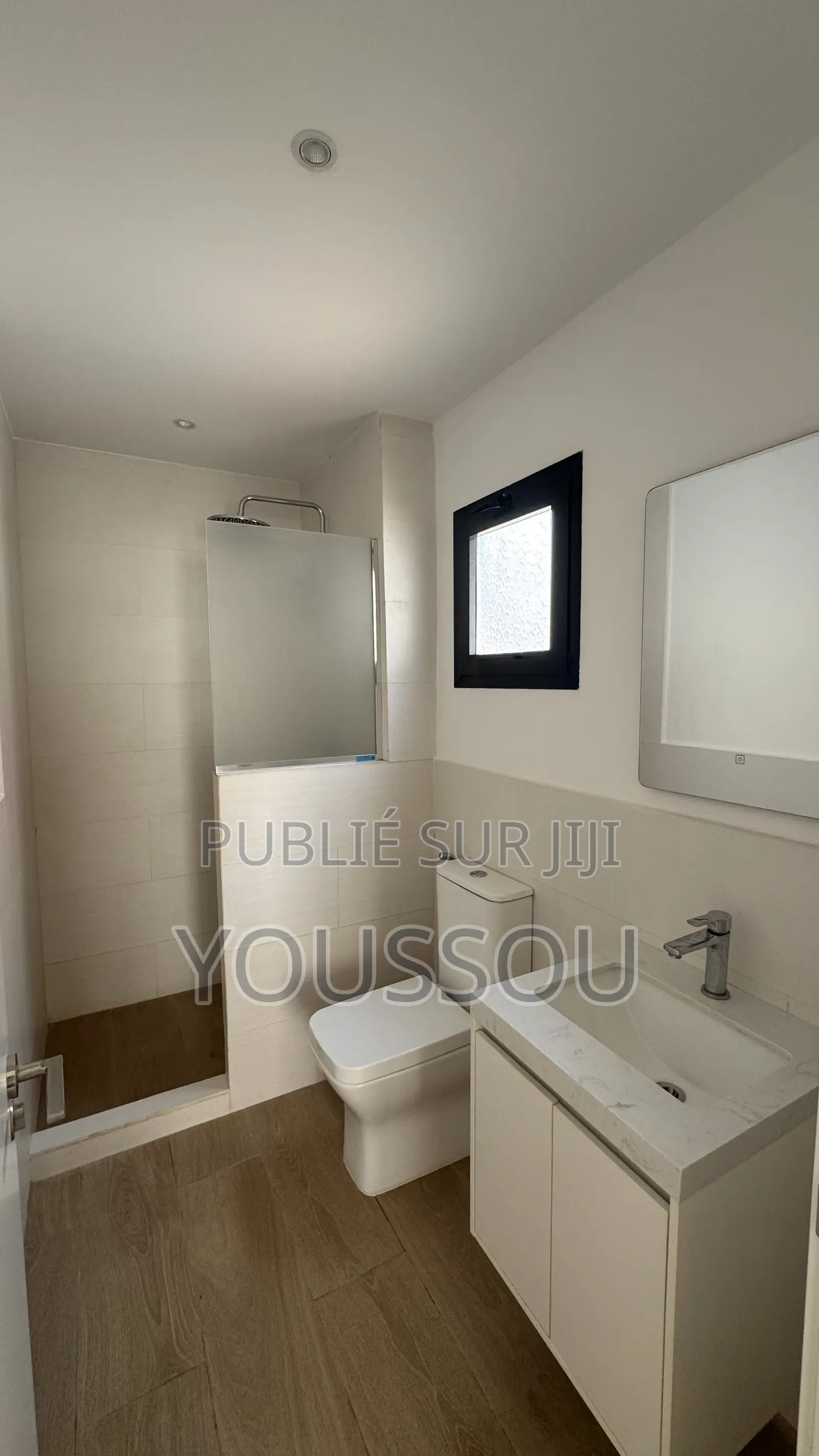 4chbre Villa dans Villa F5, Rufisque à Louer