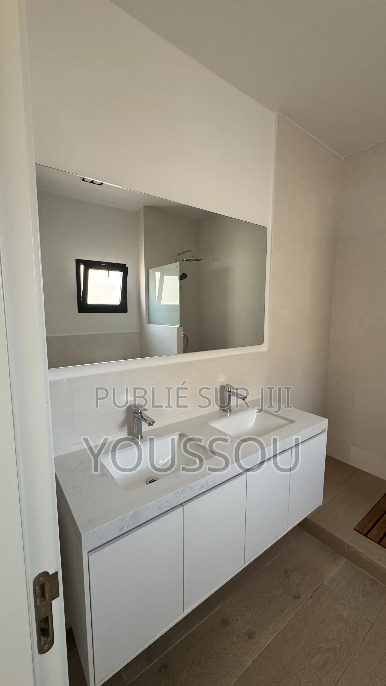 4chbre Villa dans Villa F5, Rufisque à Louer