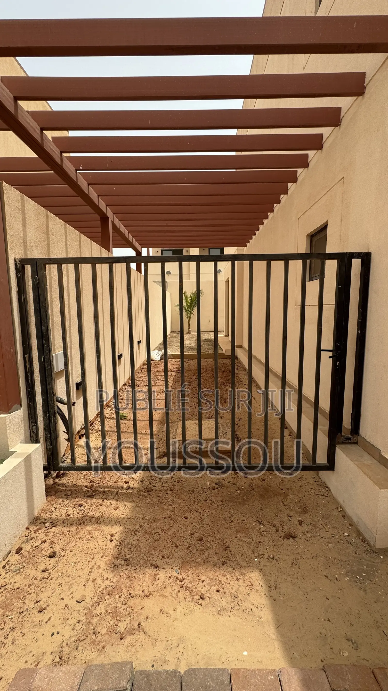 4chbre Villa dans Villa F5, Rufisque à Louer