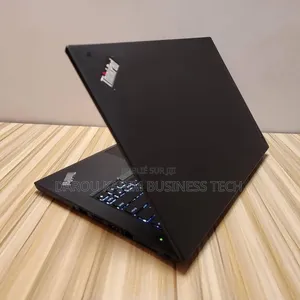 Neuf Lenovo ThinkPad T480 16GB Intel Core I7 SSD 256GB