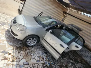 Volkswagen Polo 2008 Gris