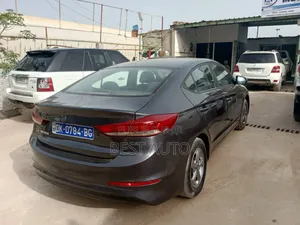 Hyundai Elantra 2018 Gris