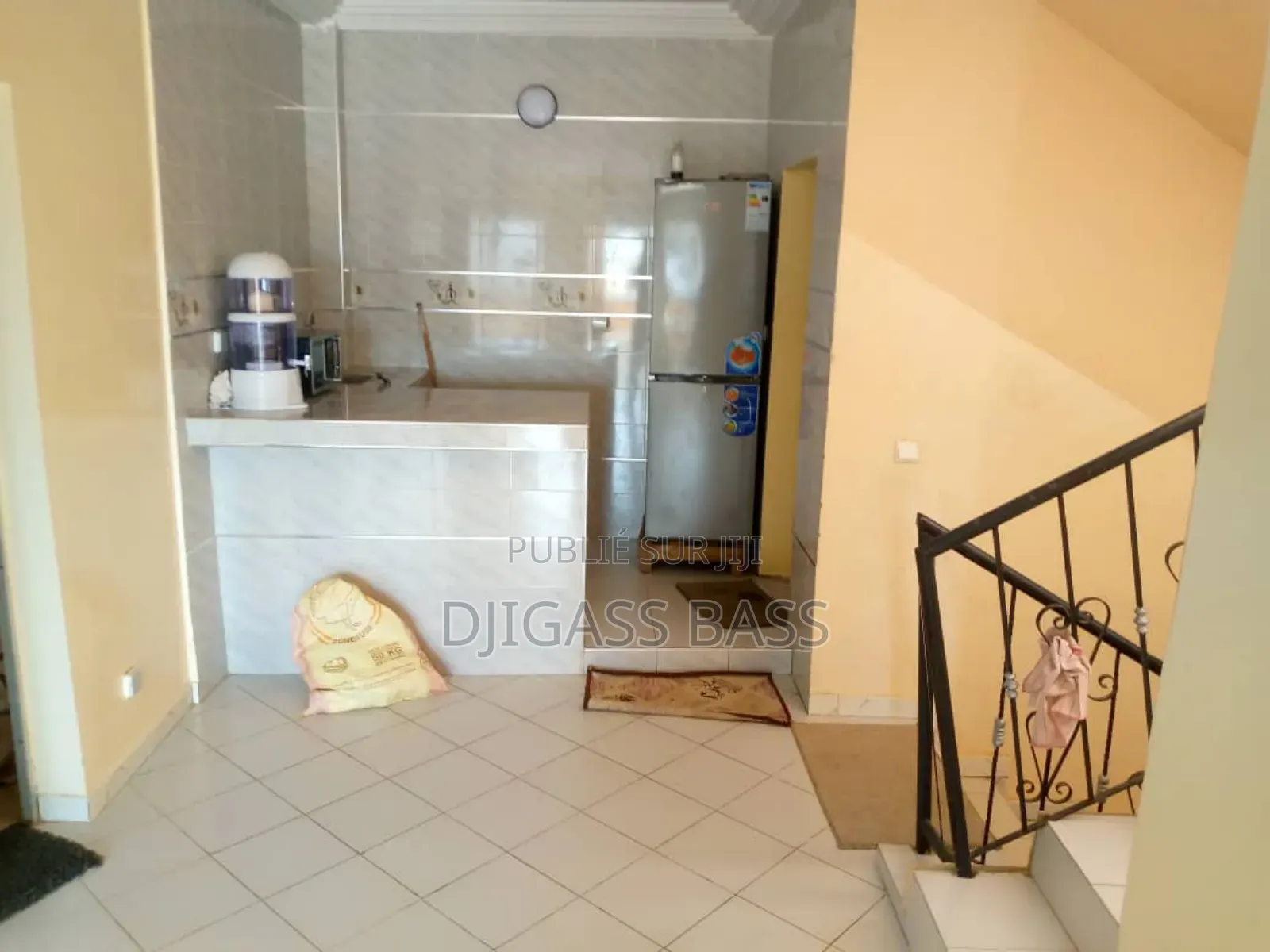 Furnished 3chbre Villa dans Keur Momar Sarr à Vendre