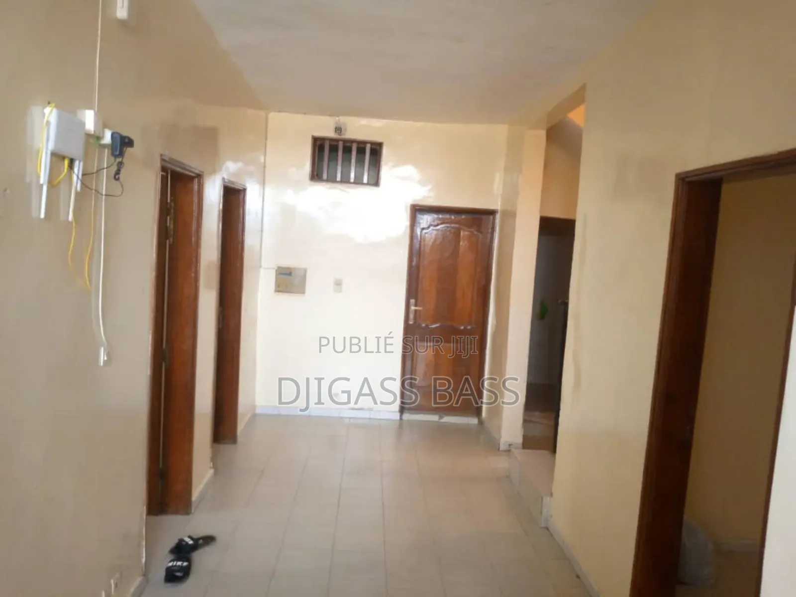Furnished 3chbre Villa dans Keur Momar Sarr à Vendre