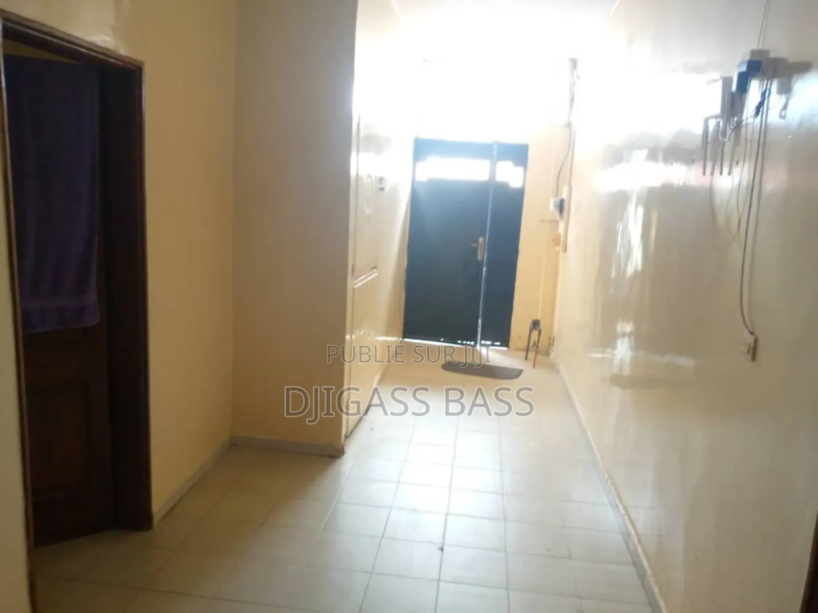 Furnished 3chbre Villa dans Keur Momar Sarr à Vendre