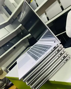 New Ordinateur Portable HP EliteBook 845 G10 16GB AMD Ryzen 5 SSD 256GB