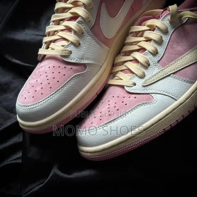 Jordan 1 Travis Scott Rose – Neuve – Pointure 37 À 45