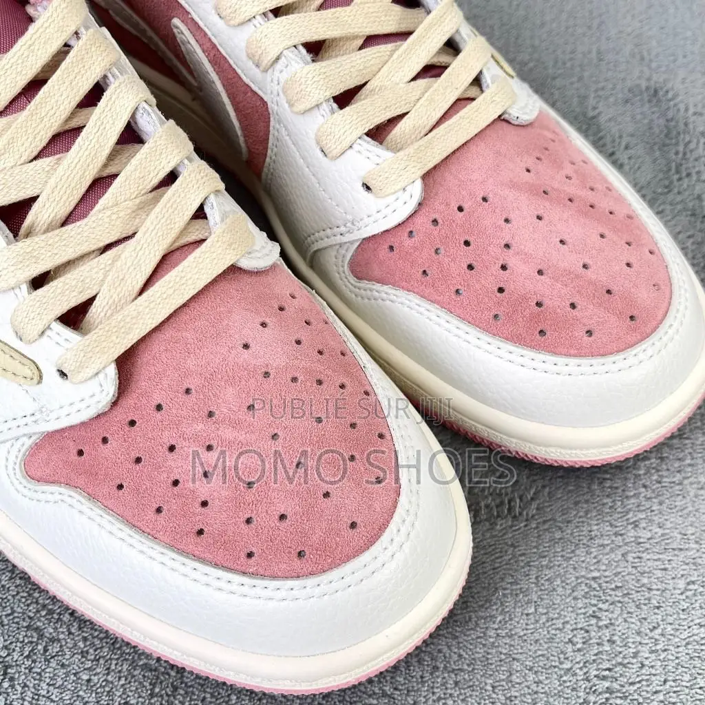 Jordan 1 Travis Scott Rose – Neuve – Pointure 37 À 45