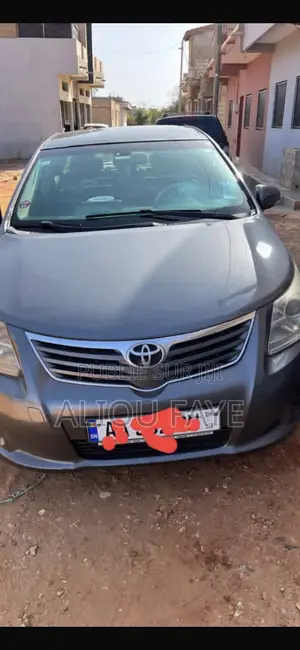 Toyota Avensis 2012 Gris