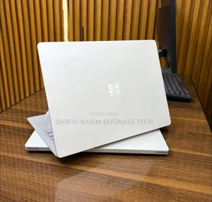 New Microsoft Surface Laptop 2 8GB Intel Core I7 SSD 256GB