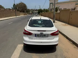 Ford Focus 2013 Blanc