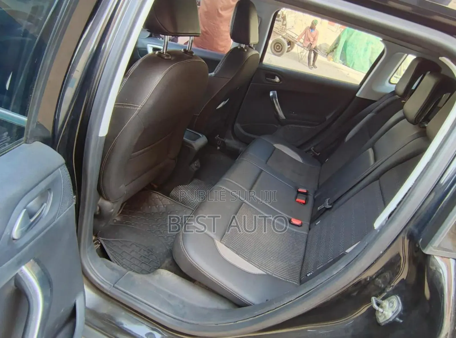 PEUGEOT 2008 2017 Noir