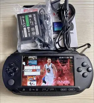 Photo - PSP Très Propre Plusieurs Jeux Accessoires Complet