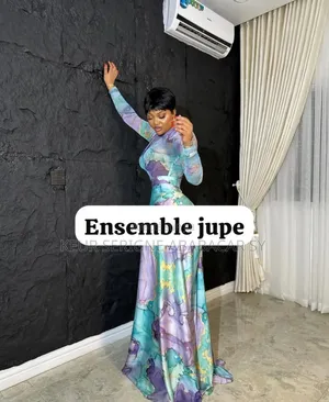 Photo - Ensemble Bas Large Et Ensemble Jupe
