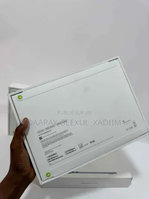 New Pomme MacBook Air 2025 M4 15-Inch 16GB Apple M4 SSD 256GB