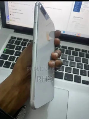 New Apple iPhone 8 Plus 64 GB Blanc