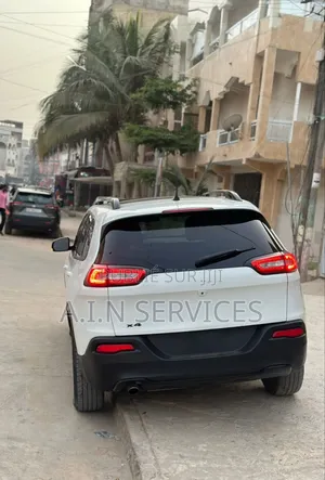 Photo - Jeep Cherokee 2016 Blanc