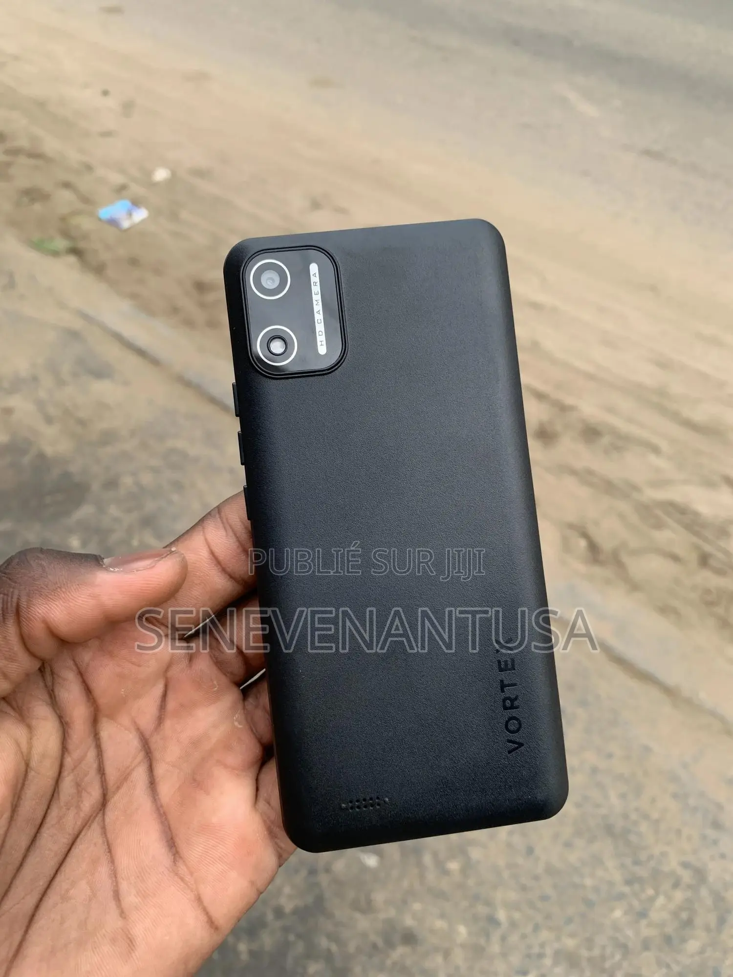 New BLU G33 16 GB Black