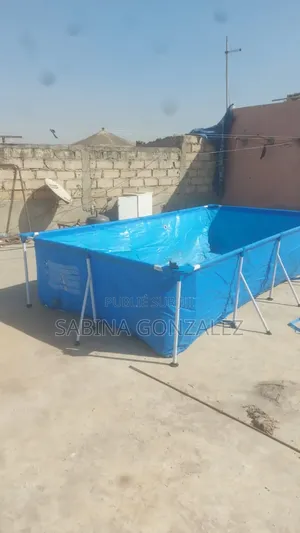 Photo - Piscine Complet a Vendre