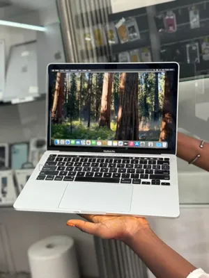 Photo - New Pomme MacBook Pro 2020 16GB Intel Core I5 SSD 256GB