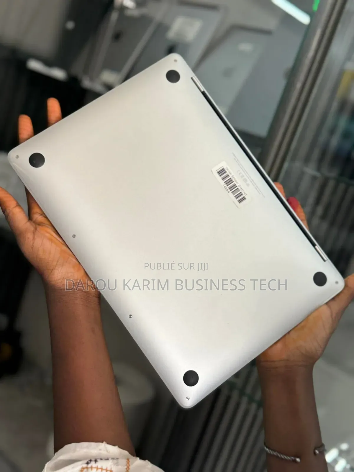 New Pomme MacBook Pro 2020 16GB Intel Core I5 SSD 256GB