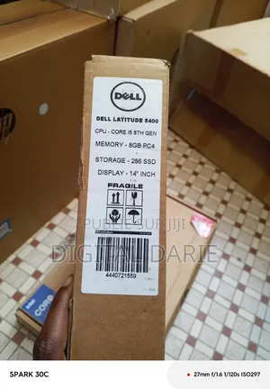 Photo - New Ordinateur Portable Dell Latitude 5400 8GB Intel Core I5 SSD 256GB