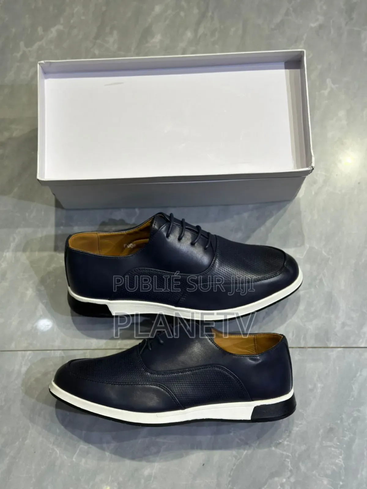 Chaussures en Cuir Coupé by SHB