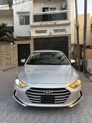 Photo - Hyundai Elantra 2017 Gris