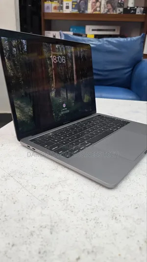 New Apple MacBook Pro 2019 8GB Intel Core I5 SSD 256GB