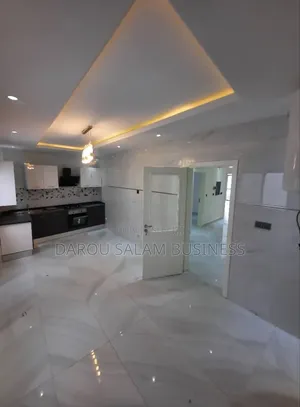 Furnished 3chbre Appartement dans Virage, Yoff à Louer