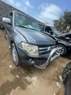 Mitsubishi Pajero 2008 Gris