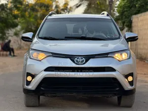 Photo - Toyota RAV4 2017 Gris