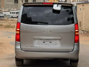 Hyundai Starex 2017 Gris