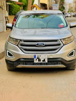 Photo - Ford Edge Titanium AWD 2018 Gris